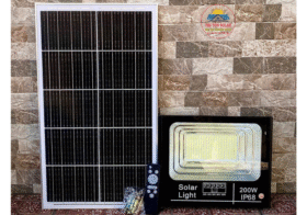 Đèn Năng Lượng Mặt Trời 200W, IP68, Kèm Remote